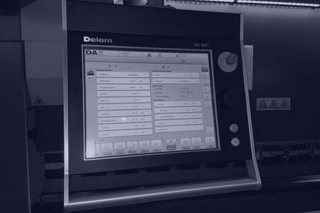 CNC-Steuerung DELEM DA66T mit Touchscreen